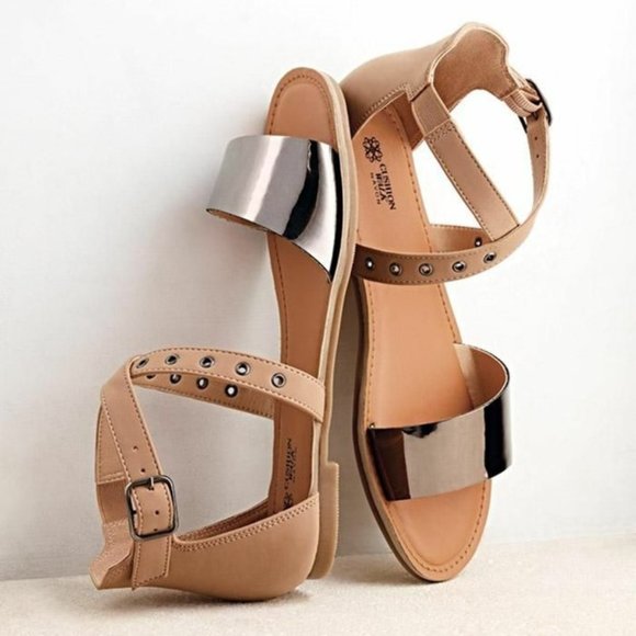 Cushion Walk Criss Cross Comfort Flat - Picture 1 of 8